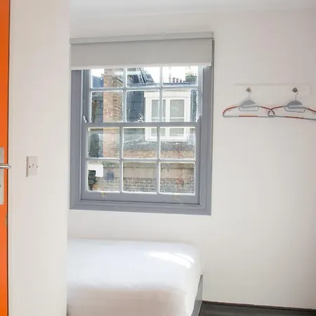 Easyhotel Victoria London, United Kingdom from 152US$ | 2025